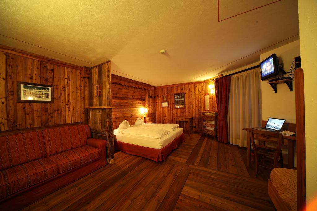 La Torretta Hotel Challand-Saint-Anselme Ngoại thất bức ảnh